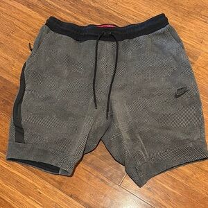 Nike Men's Gray Patterned Shorts